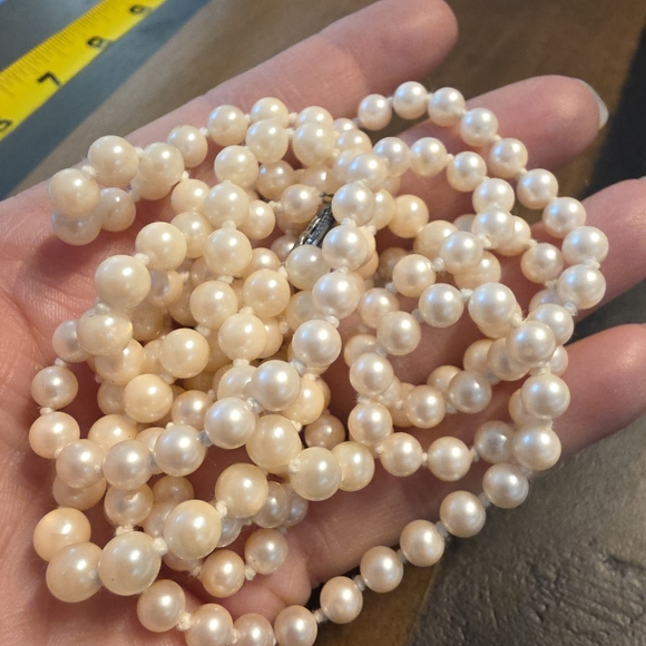 SET OF TWO VINTAGE ANTIQUE FAUX PEARLS STERLING 925 CLASPS  28 IN AND 22 IN - Picture 5 of 6